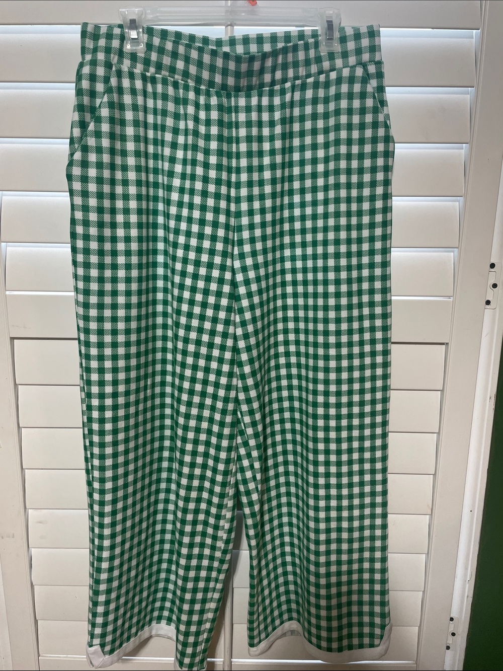 crown & ivy Green and White Gingham Wide-Leg Pants